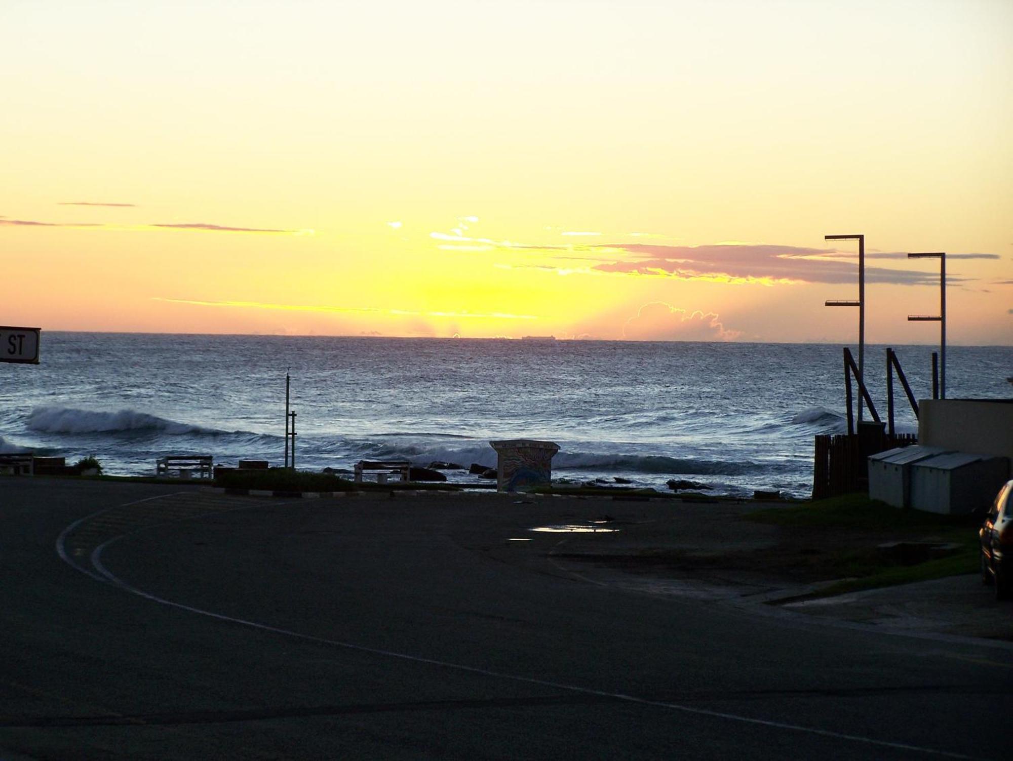 Breeze Inn Guesthouse Kiddʼs Beach 外观 照片