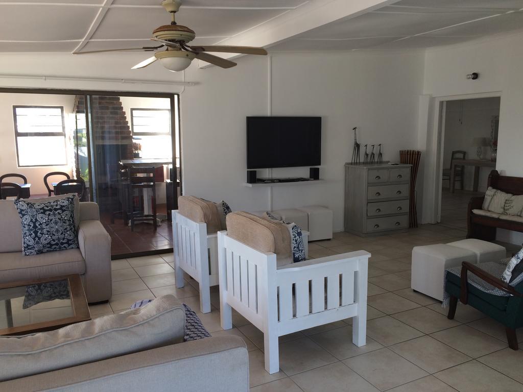 Breeze Inn Guesthouse Kiddʼs Beach 外观 照片