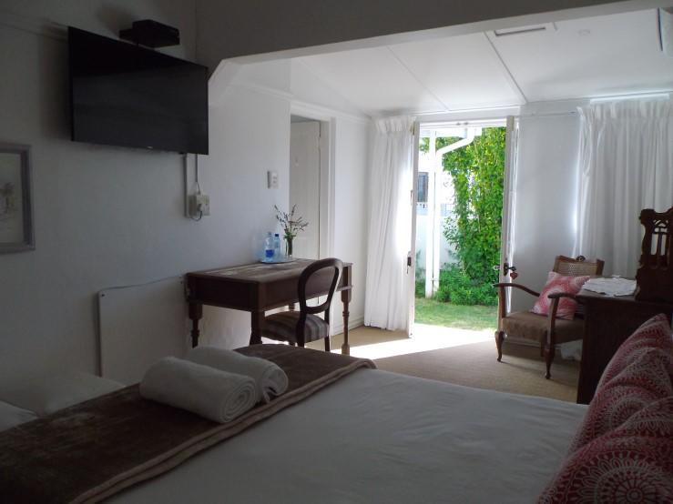 Breeze Inn Guesthouse Kiddʼs Beach 外观 照片